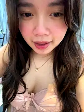 Hotellinh12 online show from 12-18-25, 05:12