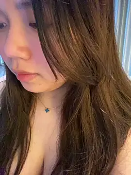 Snapshot of Hotellinh12 chatting on 02-27-26, 04:51 Hotellinh12 online show from 02-27-26, 04:51