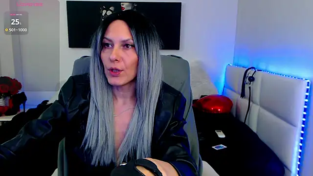 Snapshot of EvelynQueenn chatting on 02-27-25, 06:46 EvelynQueenn online show from 02-27-25, 06:46