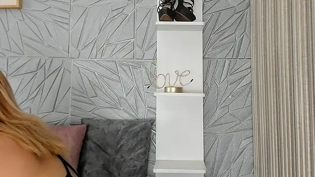 agatadelphine online show from 10-18-25, 01:13