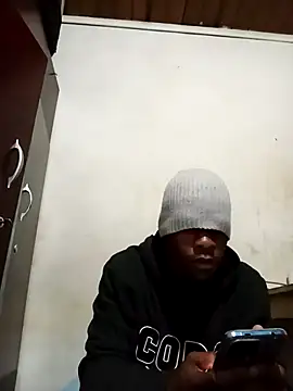 Snapshot of Uncletee112 chatting on 09-30-25, 04:13 Uncletee112 online show from 09-30-25, 04:13