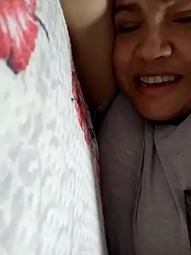 Snapshot of lovelyjhessy chatting on 01-12-25, 02:14 lovelyjhessy online show from 01-12-25, 02:14