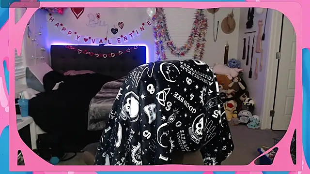 Snapshot of CirqueNoirBlu chatting on 02-11-26, 01:05 CirqueNoirBlu online show from 02-11-26, 01:05