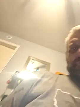 Snapshot of silkstroker6981 chatting on 10-25-25, 02:00 silkstroker6981 online show from 10-25-25, 02:00