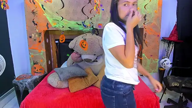 SofiAndNicol online show from 10-21-25, 11:09