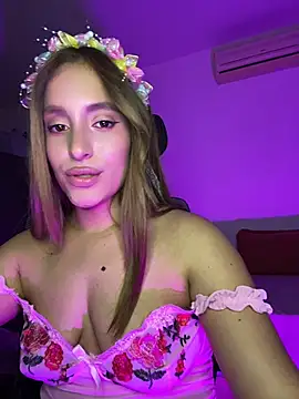 Agnescruzz online show from 04-18-26, 07:07