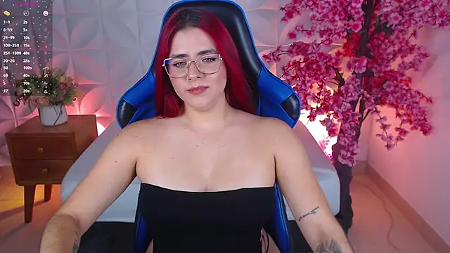 lizowenn  online show from 01-06-26, 07:07