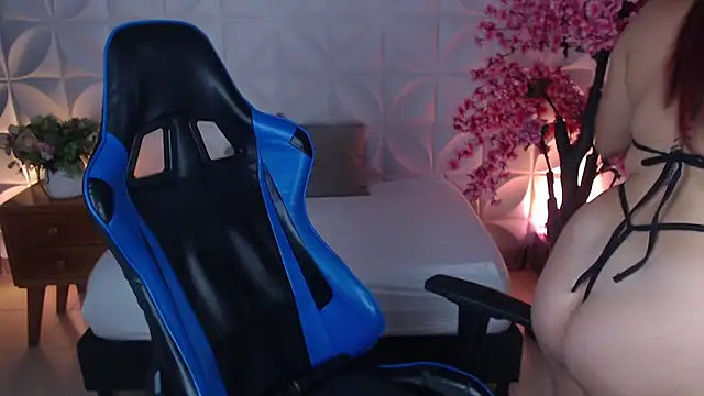 lizowenn  online show from 02-16-26, 10:29