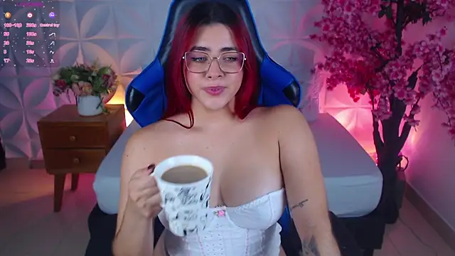 lizowenn  online show from 11-01-25, 07:41