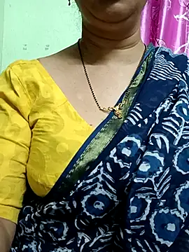 Snapshot of Rosy-B chatting on 03-22-25, 12:39 Rosy-B online show from 03-22-25, 12:39