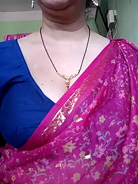 Snapshot of Rosy-B chatting on 03-01-25, 10:13 Rosy-B online show from 03-01-25, 10:13