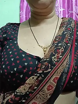 Snapshot of Rosy-B chatting on 05-13-26, 09:55 Rosy-B online show from 05-13-26, 09:55