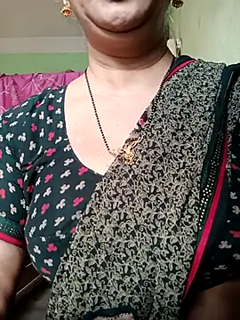 Snapshot of Rosy-B chatting on 09-28-25, 12:28 Rosy-B online show from 09-28-25, 12:28