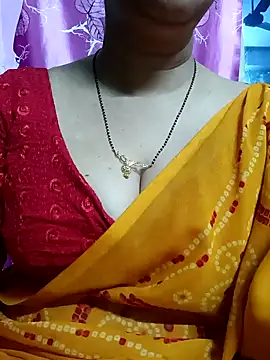 Snapshot of Rosy-B chatting on 02-22-25, 12:27 Rosy-B online show from 02-22-25, 12:27