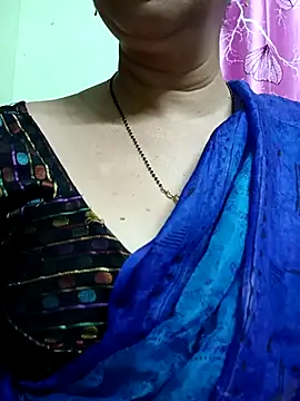 Snapshot of Rosy-B chatting on 03-17-25, 09:46 Rosy-B online show from 03-17-25, 09:46