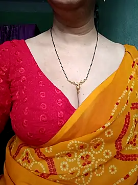 Snapshot of Rosy-B chatting on 03-09-25, 01:14 Rosy-B online show from 03-09-25, 01:14