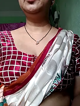 Snapshot of Rosy-B chatting on 10-12-25, 12:56 Rosy-B online show from 10-12-25, 12:56