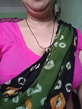 Snapshot of Rosy-B chatting on 05-21-26, 11:57 Rosy-B online show from 05-21-26, 11:57