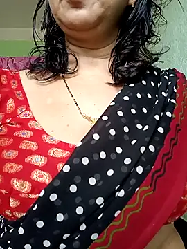 Snapshot of Rosy-B chatting on 09-15-25, 09:43 Rosy-B online show from 09-15-25, 09:43