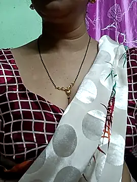 Snapshot of Rosy-B chatting on 09-25-25, 09:54 Rosy-B online show from 09-25-25, 09:54