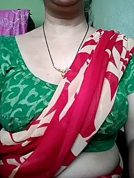 Snapshot of Rosy-B chatting on 04-28-26, 09:46 Rosy-B online show from 04-28-26, 09:46
