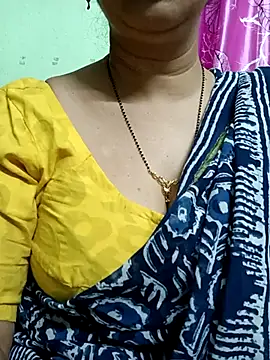 Snapshot of Rosy-B chatting on 03-21-25, 07:24 Rosy-B online show from 03-21-25, 07:24