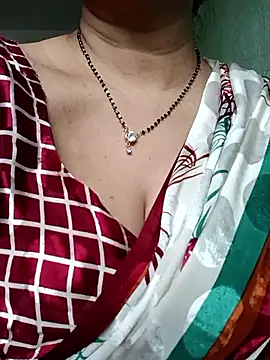 Snapshot of Rosy-B chatting on 10-09-25, 12:33 Rosy-B online show from 10-09-25, 12:33