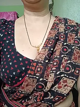 Snapshot of Rosy-B chatting on 05-13-26, 09:49 Rosy-B online show from 05-13-26, 09:49