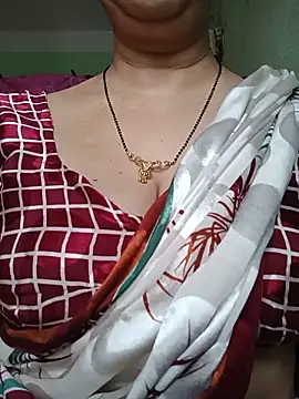 Snapshot of Rosy-B chatting on 05-18-26, 12:11 Rosy-B online show from 05-18-26, 12:11