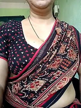 Snapshot of Rosy-B chatting on 03-08-25, 09:50 Rosy-B online show from 03-08-25, 09:50