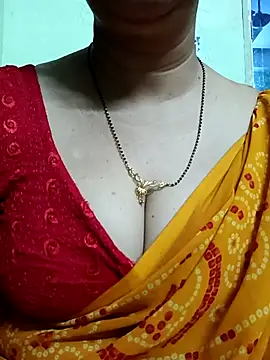 Snapshot of Rosy-B chatting on 03-04-25, 12:39 Rosy-B online show from 03-04-25, 12:39