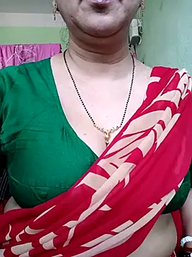 Snapshot of Rosy-B chatting on 03-21-25, 09:45 Rosy-B online show from 03-21-25, 09:45