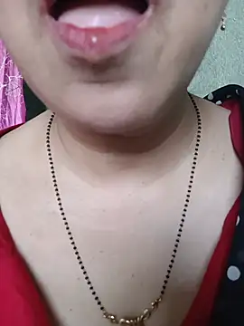 Snapshot of Rosy-B chatting on 05-18-26, 09:25 Rosy-B online show from 05-18-26, 09:25