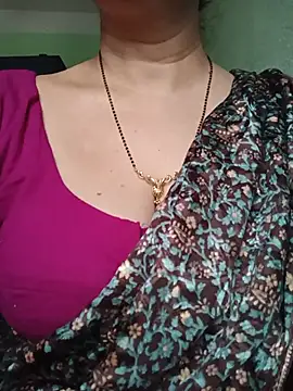 Snapshot of Rosy-B chatting on 06-08-26, 11:49 Rosy-B online show from 06-08-26, 11:49