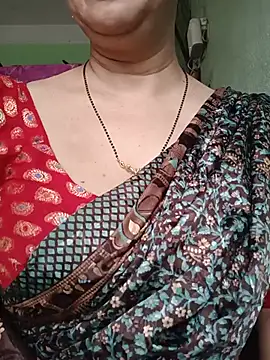 Snapshot of Rosy-B chatting on 05-15-26, 11:14 Rosy-B online show from 05-15-26, 11:14
