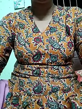 Snapshot of Rosy-B chatting on 09-28-25, 05:31 Rosy-B online show from 09-28-25, 05:31