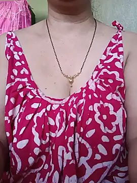 Snapshot of Rosy-B chatting on 05-14-26, 10:01 Rosy-B online show from 05-14-26, 10:01