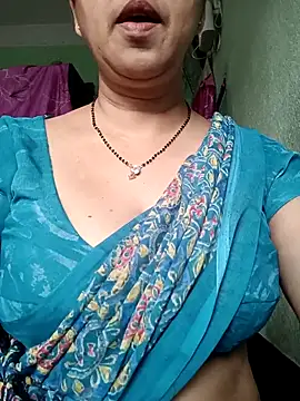 Snapshot of Rosy-B chatting on 10-16-25, 12:41 Rosy-B online show from 10-16-25, 12:41