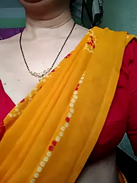 Snapshot of Rosy-B chatting on 05-11-26, 11:57 Rosy-B online show from 05-11-26, 11:57