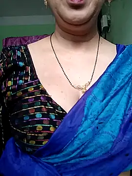 Snapshot of Rosy-B chatting on 03-18-25, 12:51 Rosy-B online show from 03-18-25, 12:51