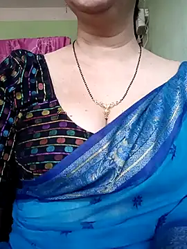 Snapshot of Rosy-B chatting on 02-21-25, 10:07 Rosy-B online show from 02-21-25, 10:07