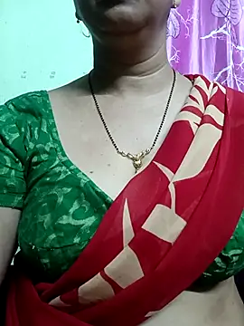 Snapshot of Rosy-B chatting on 09-24-25, 09:43 Rosy-B online show from 09-24-25, 09:43