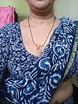 Snapshot of Rosy-B chatting on 05-19-26, 09:49 Rosy-B online show from 05-19-26, 09:49