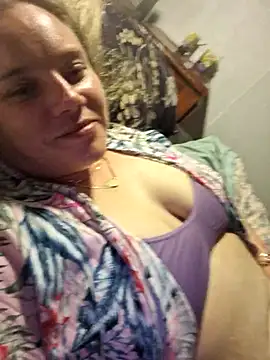 Snapshot of Off_the_Lesh chatting on 10-20-25, 03:56 Off the Lesh online show from 10-20-25, 03:56