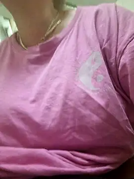 Snapshot of Off_the_Lesh chatting on 10-17-25, 01:46 Off the Lesh online show from 10-17-25, 01:46