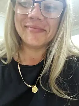 Snapshot of Off_the_Lesh chatting on 09-30-25, 03:07 Off the Lesh online show from 09-30-25, 03:07