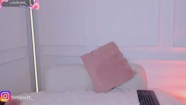 Snapshot of SofiScott_ chatting on 02-08-26, 10:51 SofiScott online show from 02-08-26, 10:51