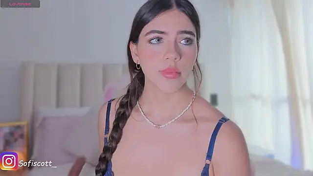 Snapshot of SofiScott_ chatting on 01-16-26, 07:40 SofiScott online show from 01-16-26, 07:40