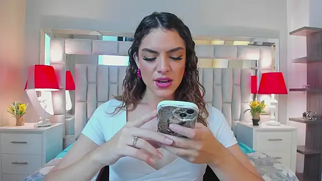 mariiahneedles online show from 10-13-25, 09:38