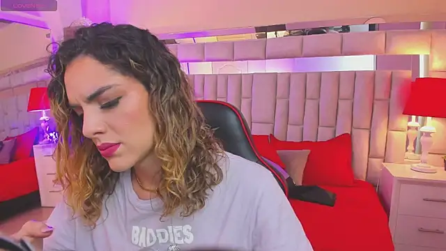 mariiahneedles online show from 03-17-25, 09:57